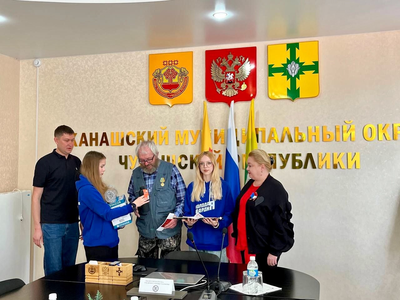 Церемония награждения волонтёра Петрова Анатолия Васильевича